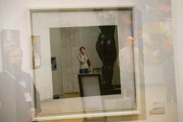 Зал Третьяковской галереи с «Черным квадратом»